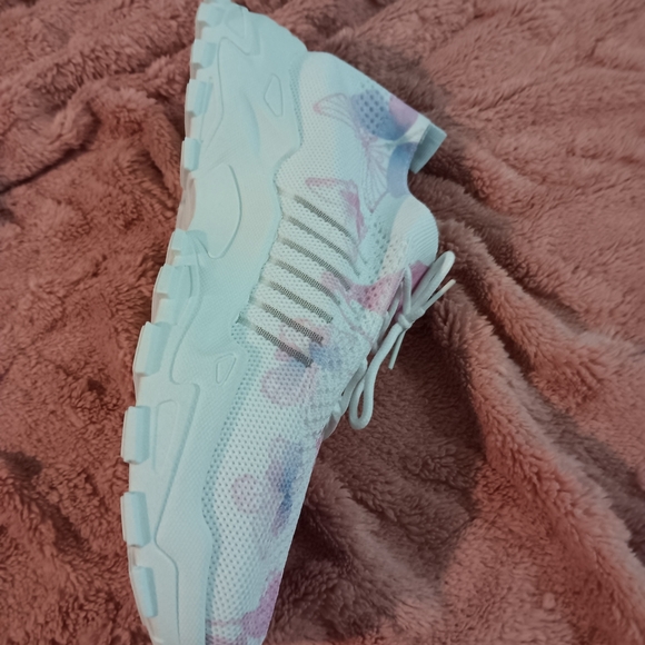White and Pink Butterflies Sneakers - Picture 5 of 10